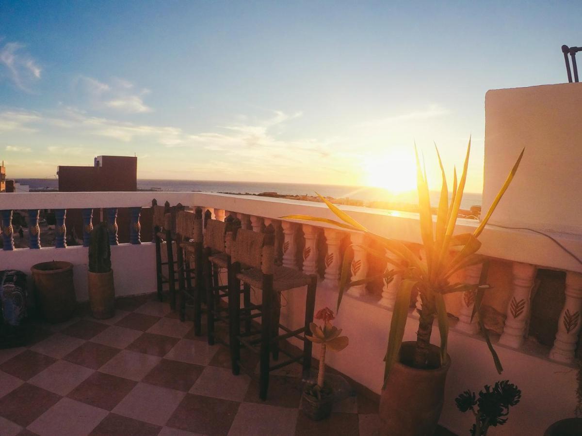 Tamraght White Hostel ภายนอก รูปภาพ