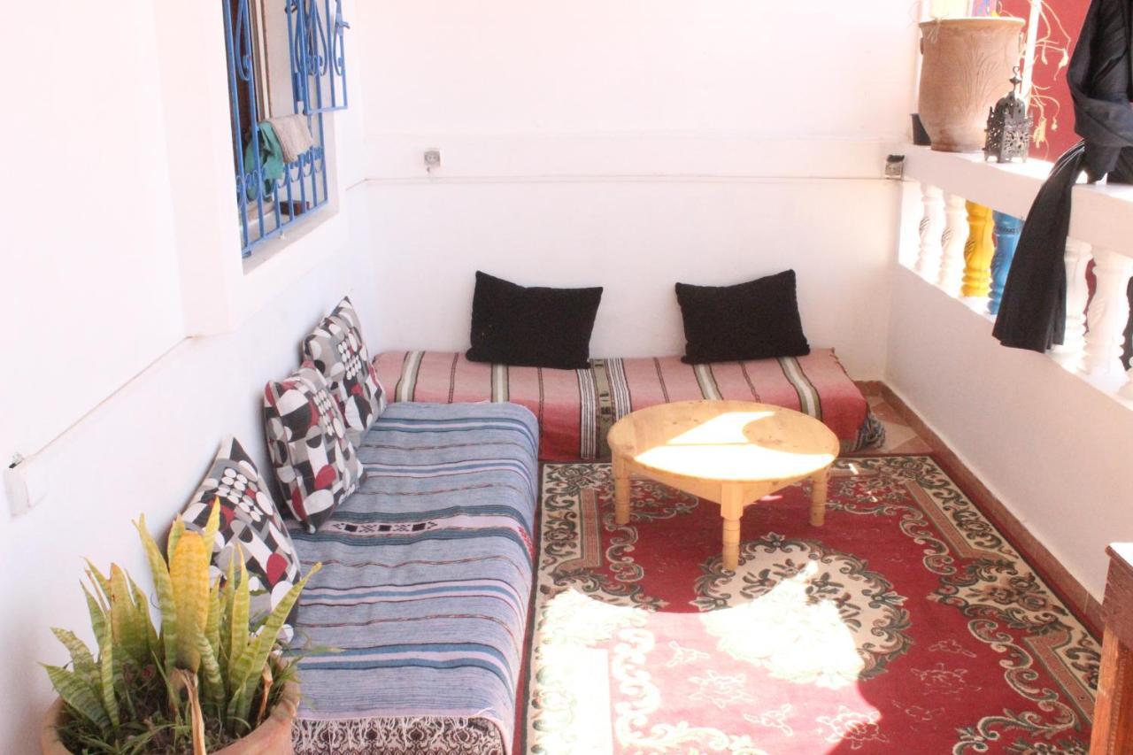 Tamraght White Hostel ภายนอก รูปภาพ