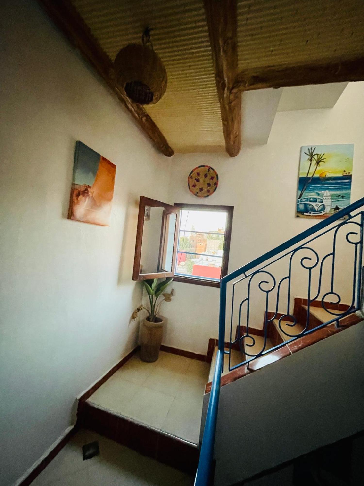 Tamraght White Hostel ภายนอก รูปภาพ